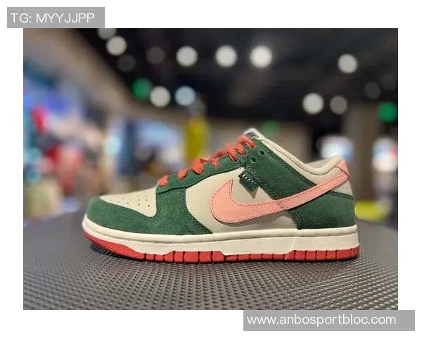 下赛季欧冠联赛用球配色揭晓白薄荷绿紫粉组合引领潮流