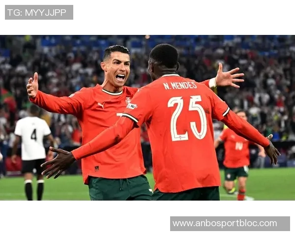 C罗重返曼联内幕揭秘经纪人门德斯如何利用球队恐慌心理