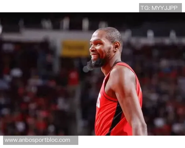 杜兰特对裁判拖延表示不满直言能否开始罚球让人无奈