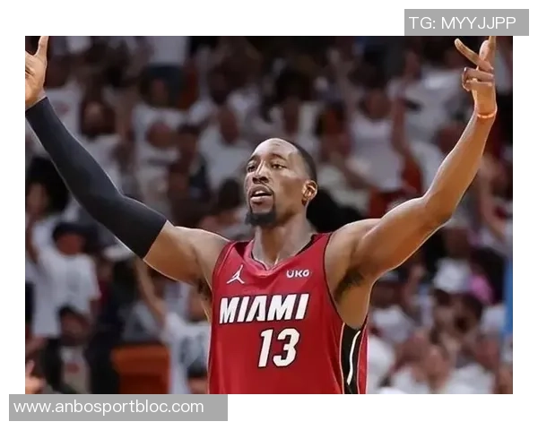 阿德巴约三分表现起伏17分8板展现出色防守能力